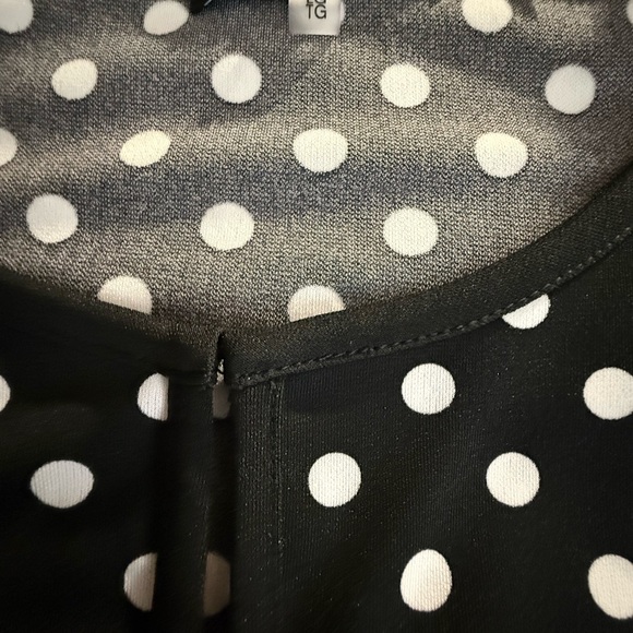 NWT Karl Lagerfeld women’s Black and White Polka Dot Blouse sleeveless size xl - Picture 4 of 10